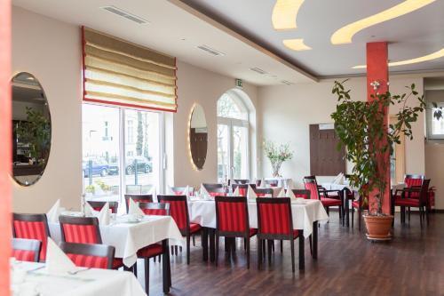 Hotel Mit-Mensch Berlin Bagian luar foto