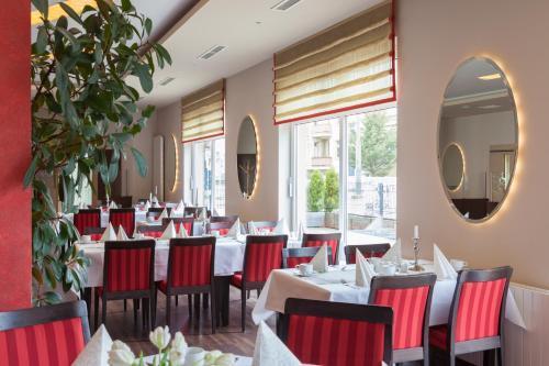 Hotel Mit-Mensch Berlin Bagian luar foto